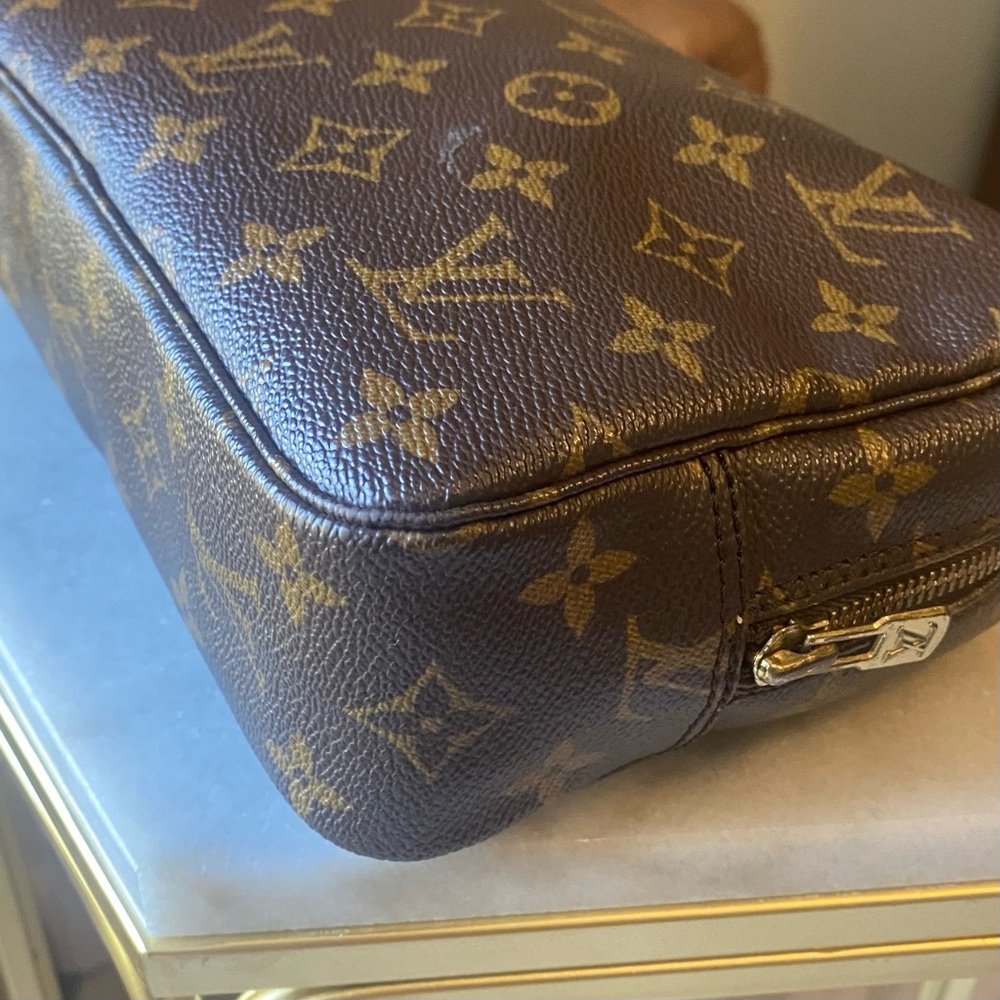 23 Louis Vuitton Monogram Canvas Trousse de Toilette Pouch - Picture 7 of 15